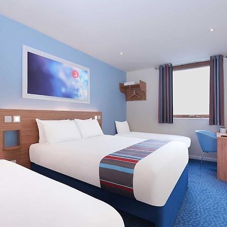 Travelodge London Ілінг Екстер'єр фото