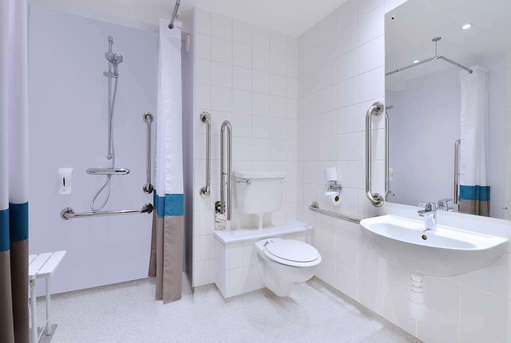 Travelodge London Ілінг Номер фото