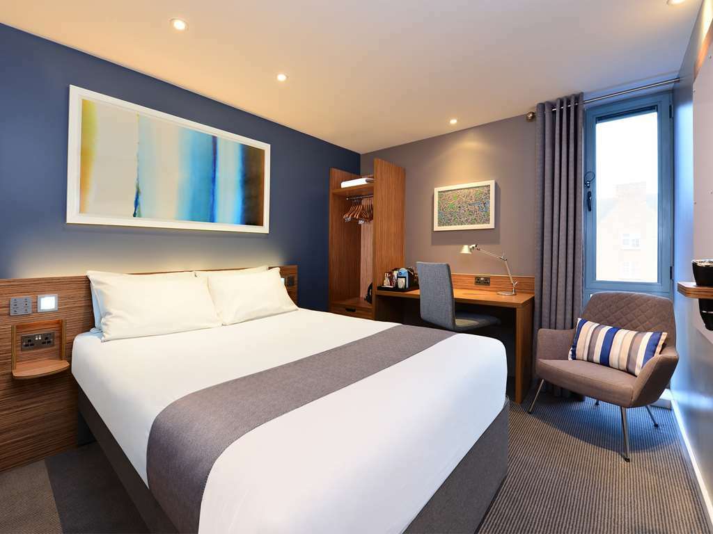 Travelodge London Ілінг Номер фото