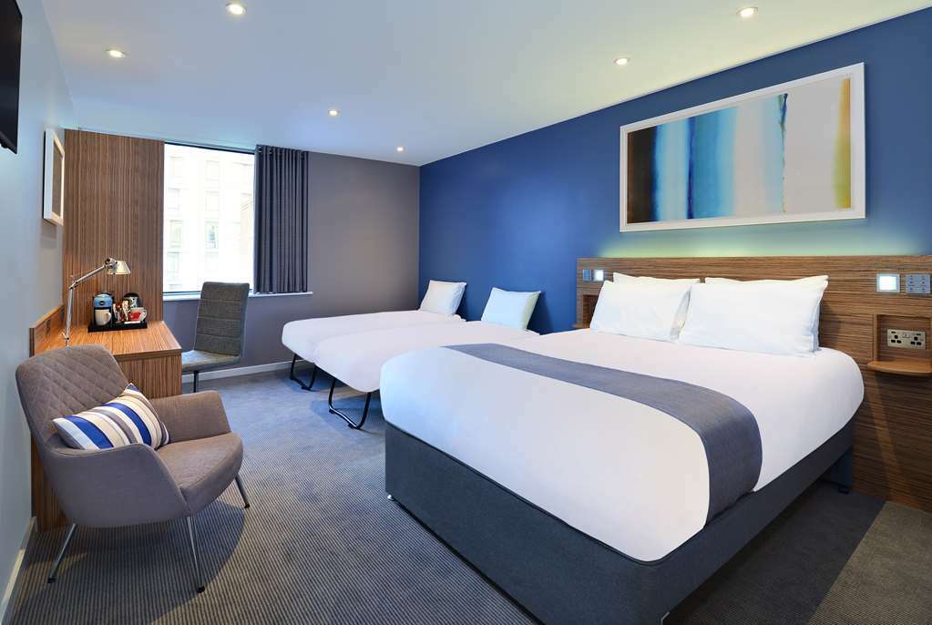 Travelodge London Ілінг Номер фото