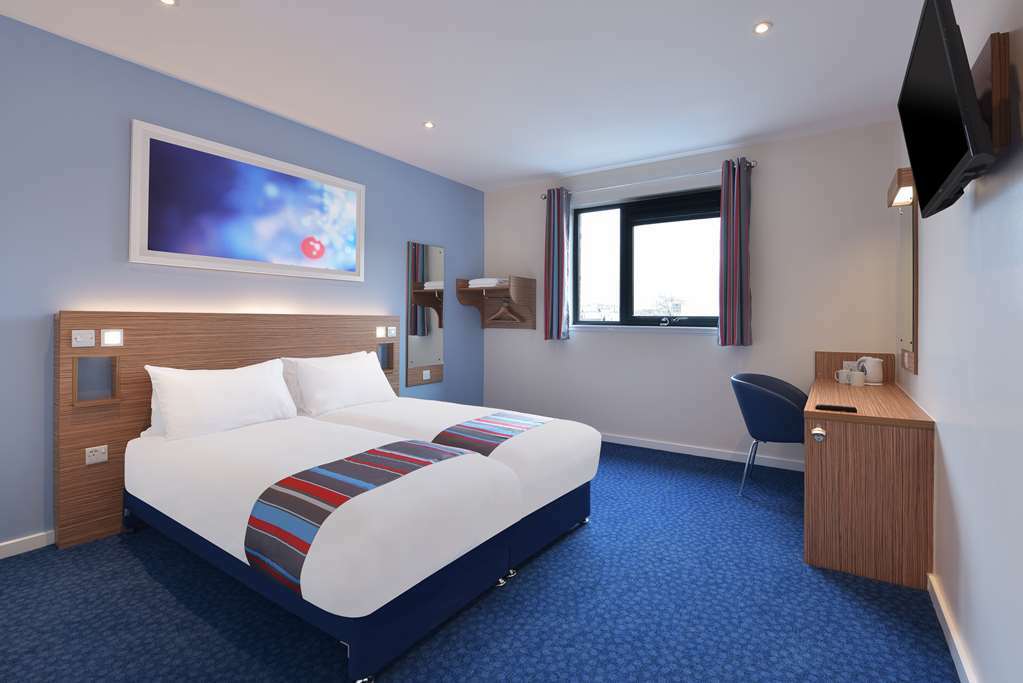 Travelodge London Ілінг Номер фото
