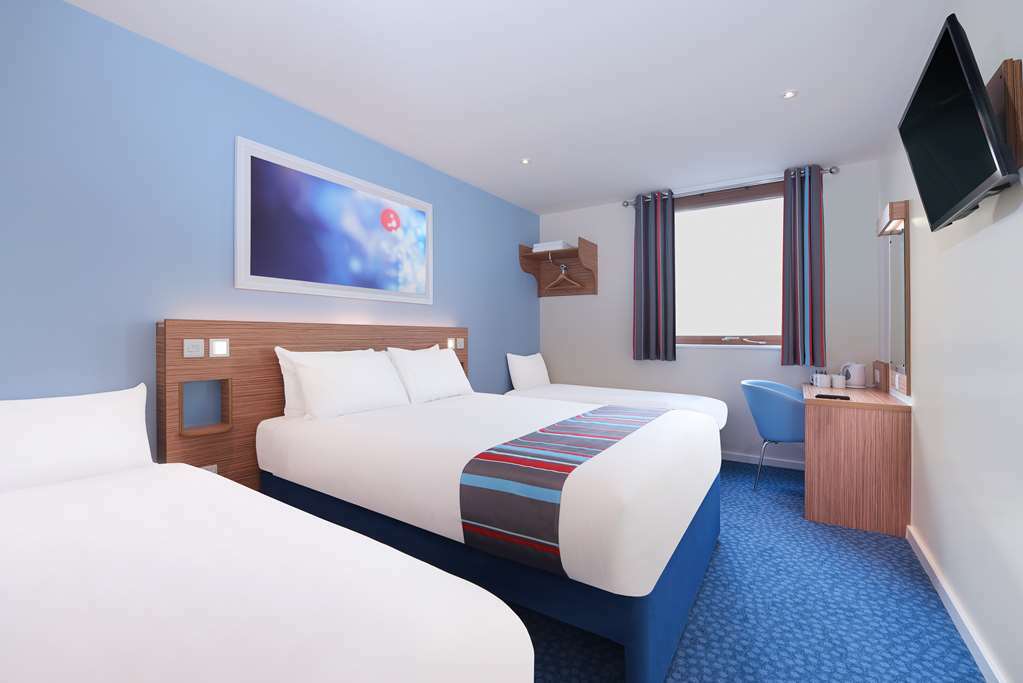 Travelodge London Ілінг Номер фото